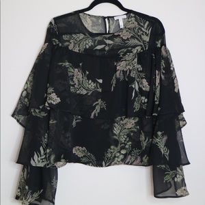 Ruffle sleeve floral top